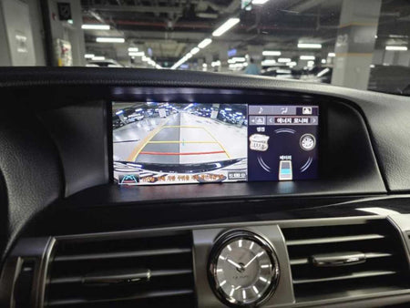 Lexus LS — photo 11