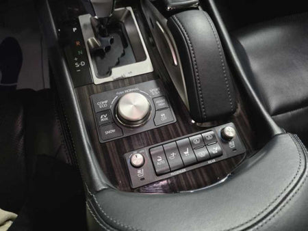 Lexus LS — photo 13