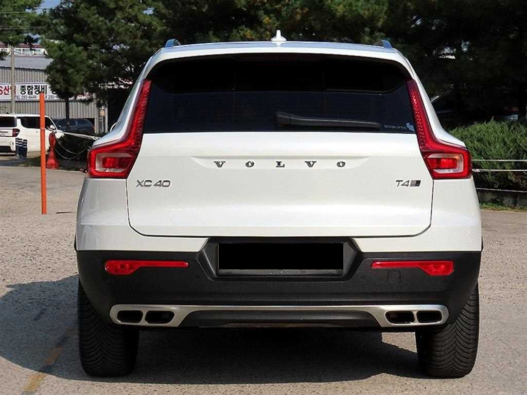 Volvo XC40 — photo 04