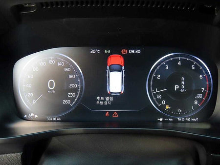 Volvo XC40 — photo 09