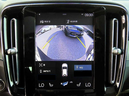 Volvo XC40 — photo 14