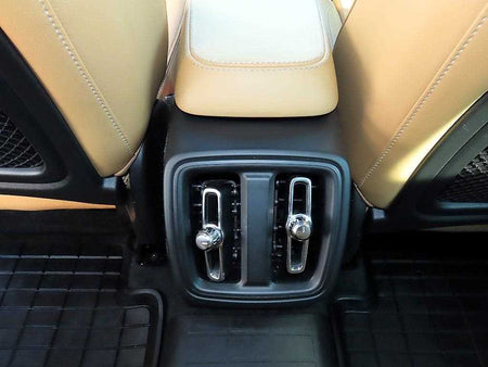 Volvo XC40 — photo 16
