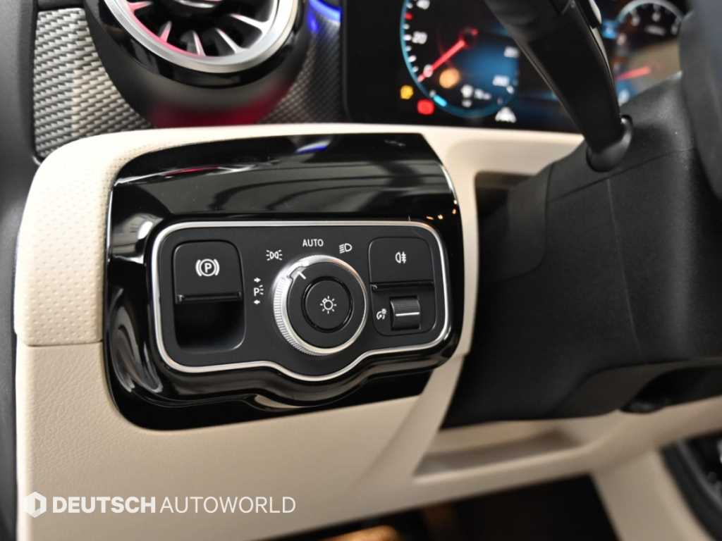 Mercedes-Benz A-Class — photo 18