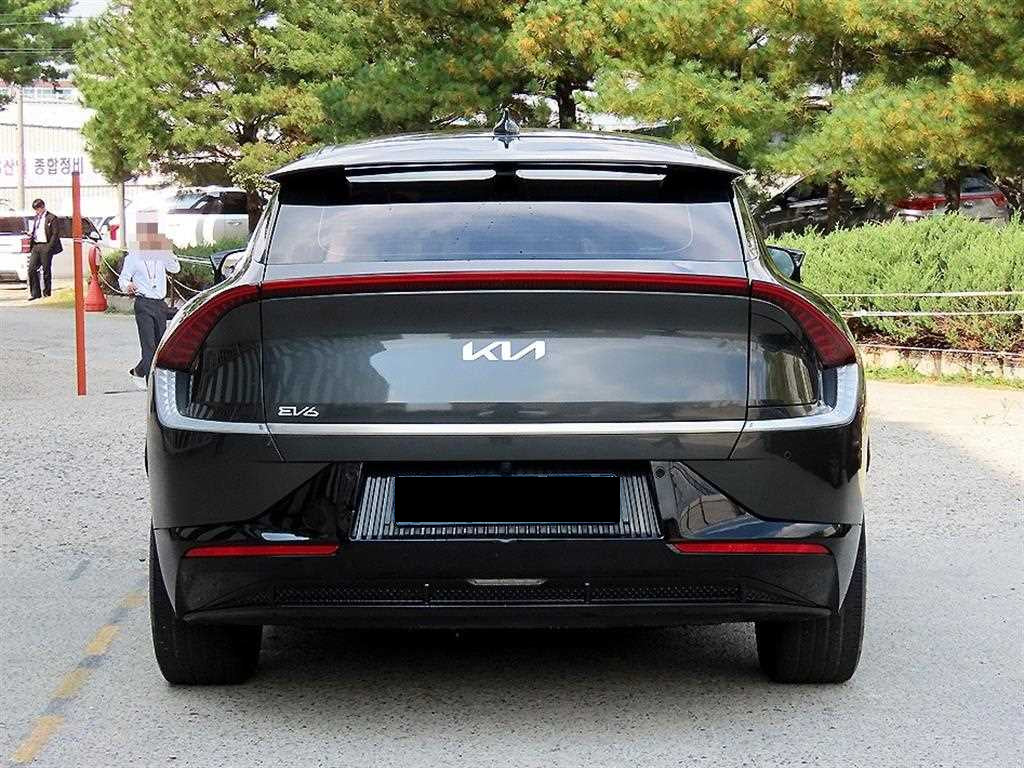 Kia EV6 — photo 04