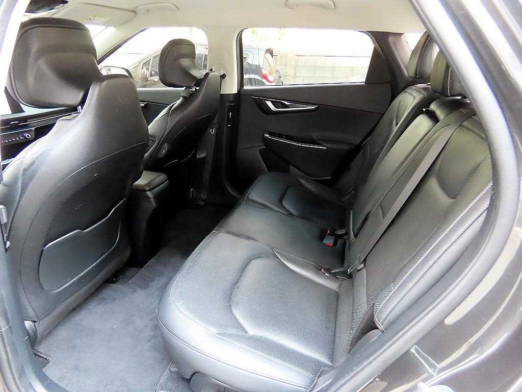 Kia EV6 — photo 06