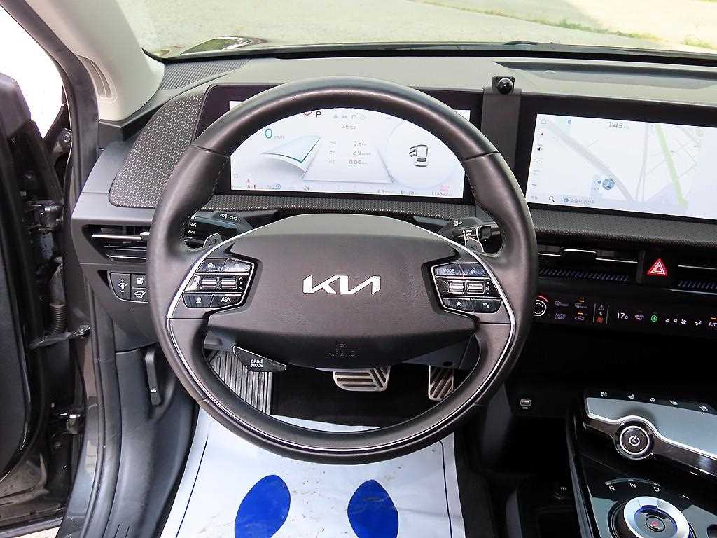 Kia EV6 — photo 08