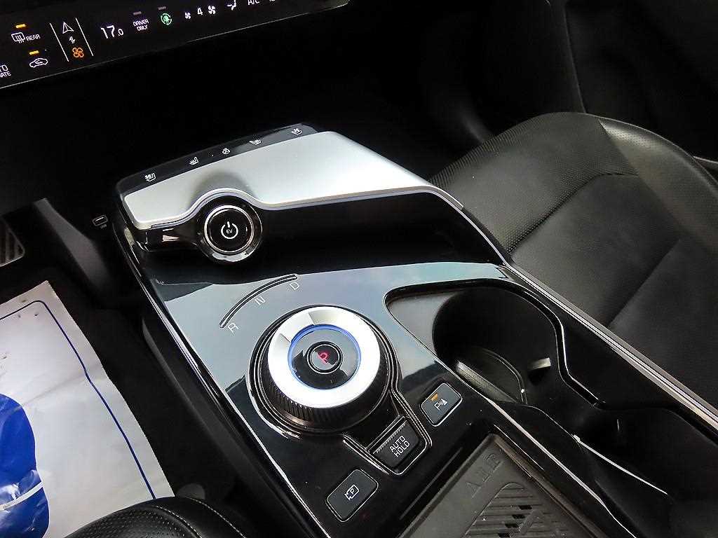 Kia EV6 — photo 10