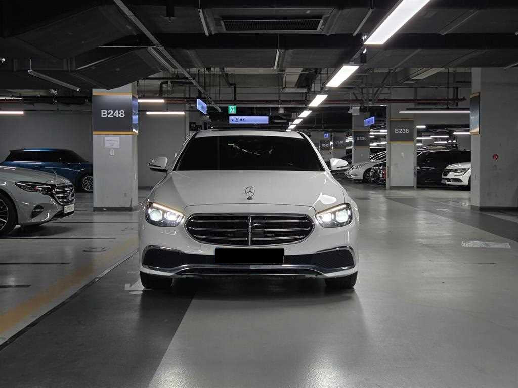 Mercedes-Benz E-Class — photo 02