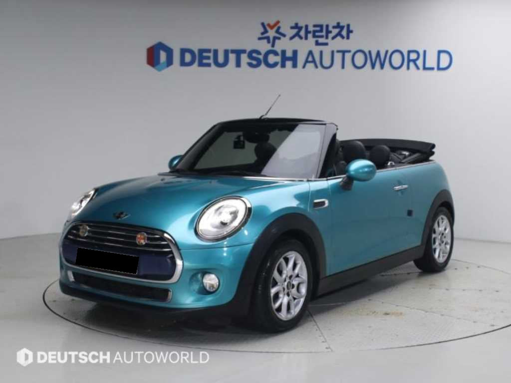 Mini Cooper Convertible — photo 01