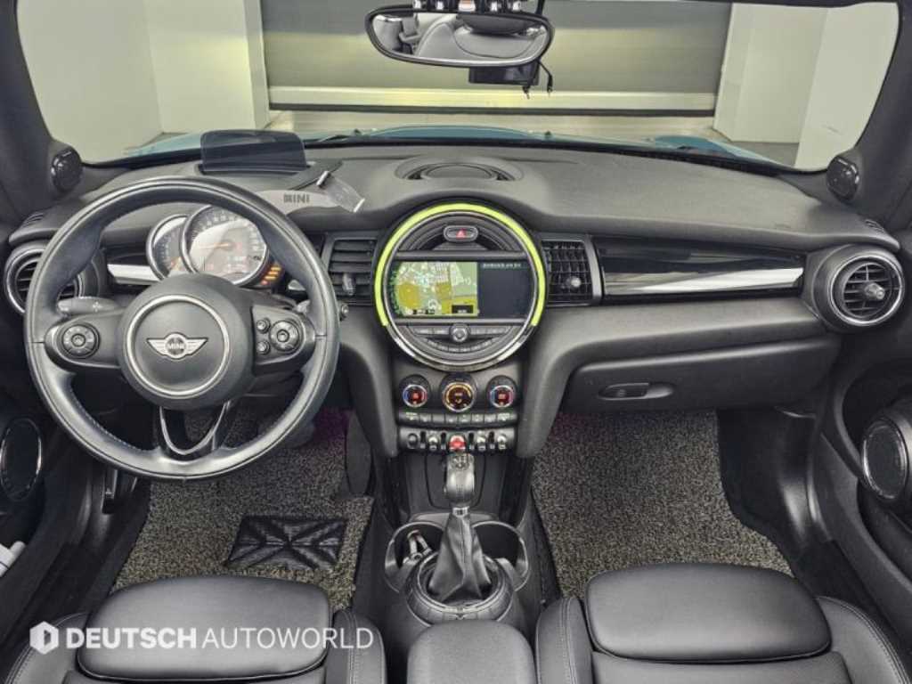 Mini Cooper Convertible — photo 07