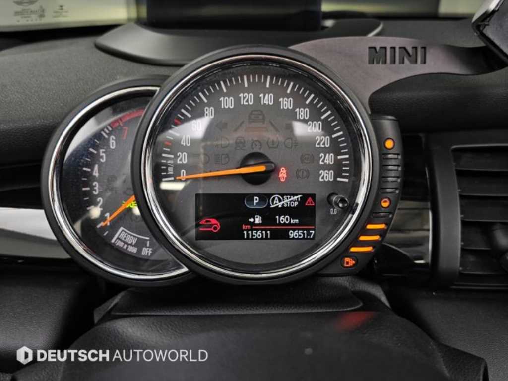 Mini Cooper Convertible — photo 08