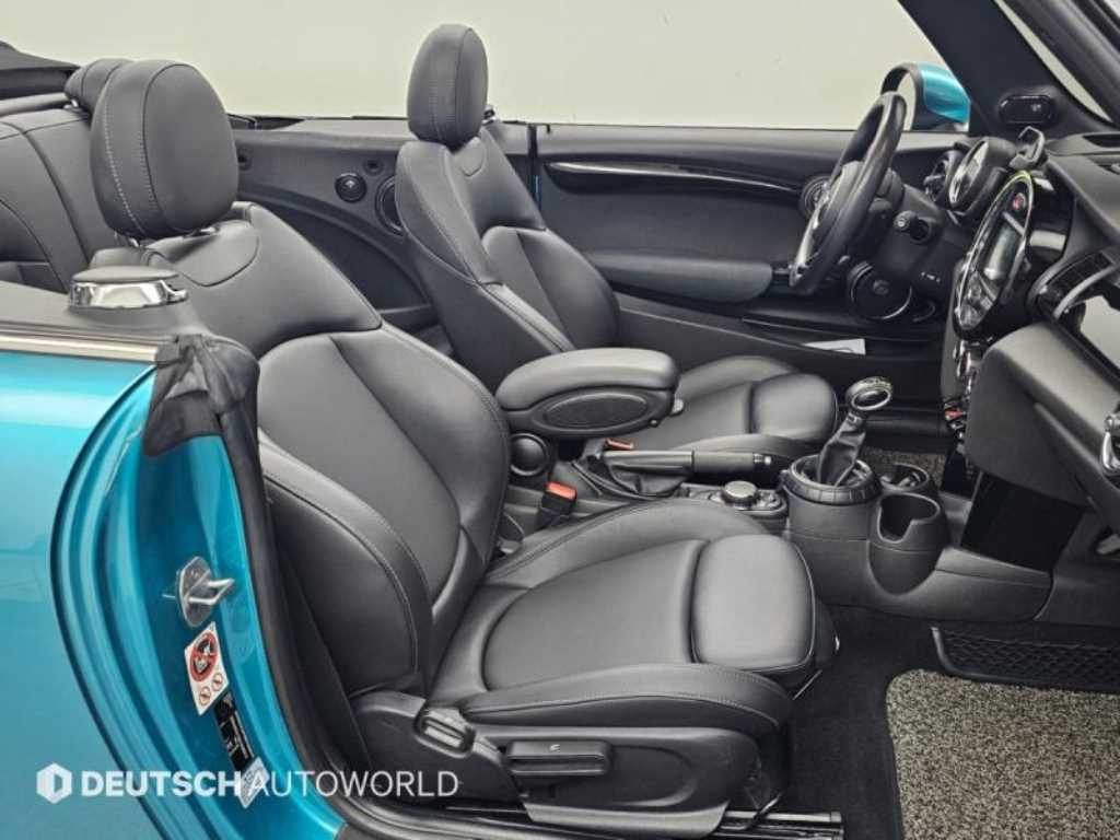 Mini Cooper Convertible — photo 10