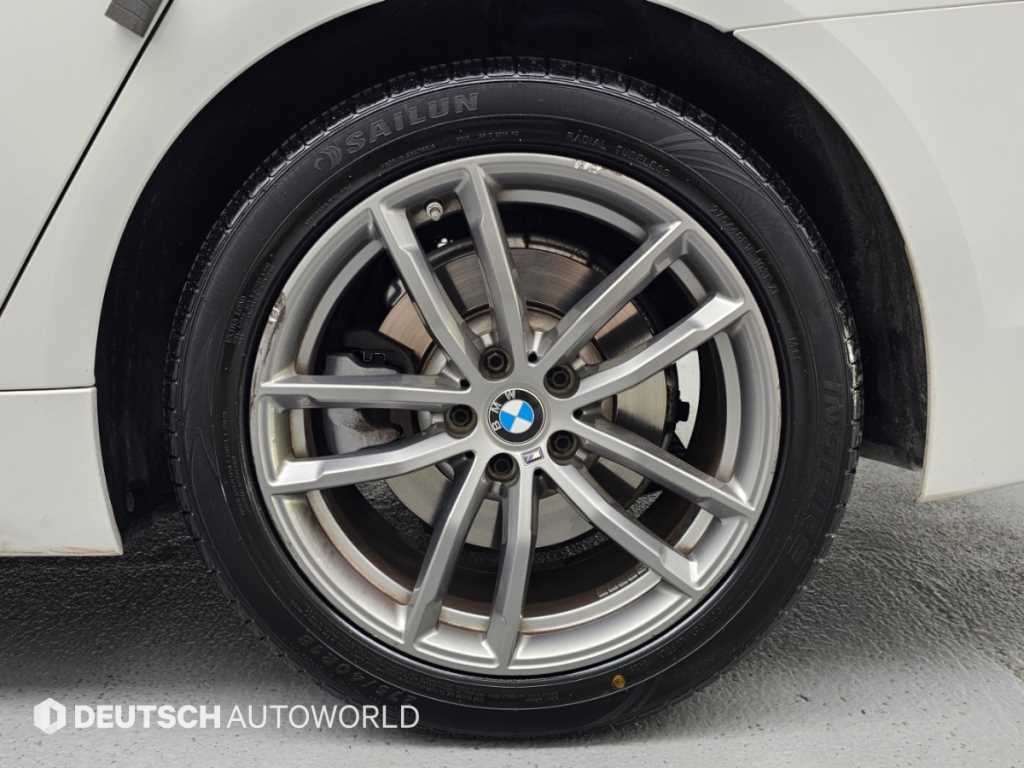 BMW 5-Series — photo 05