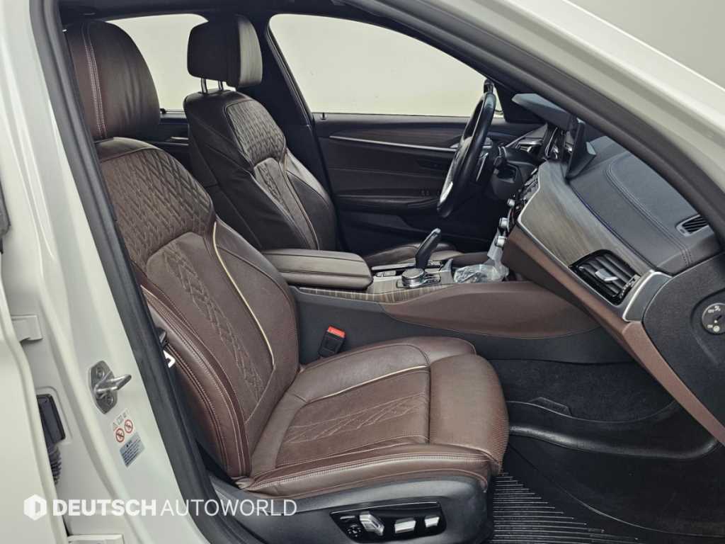 BMW 5-Series — photo 10