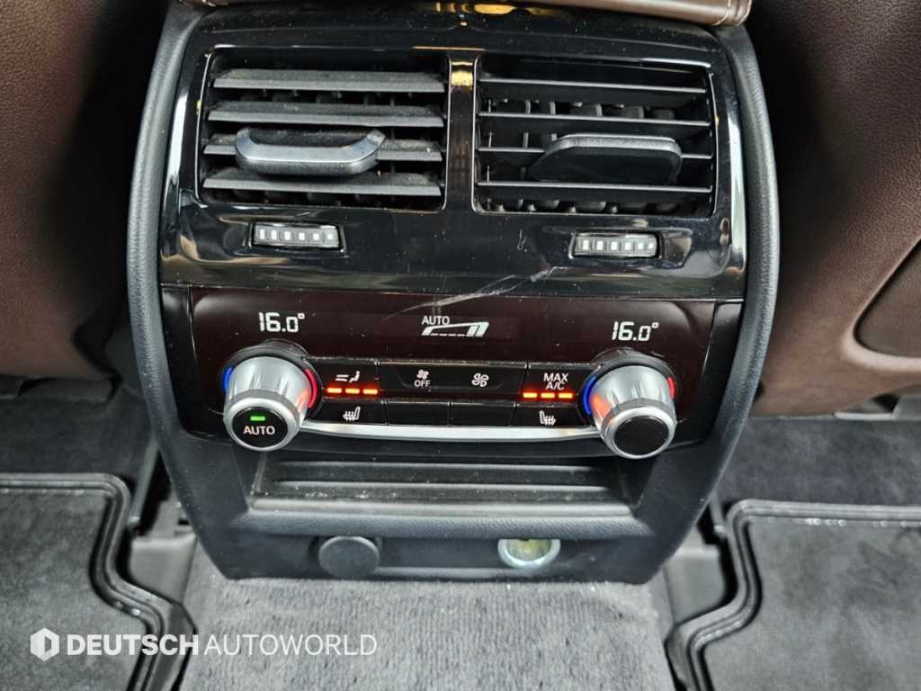 BMW 5-Series — photo 16