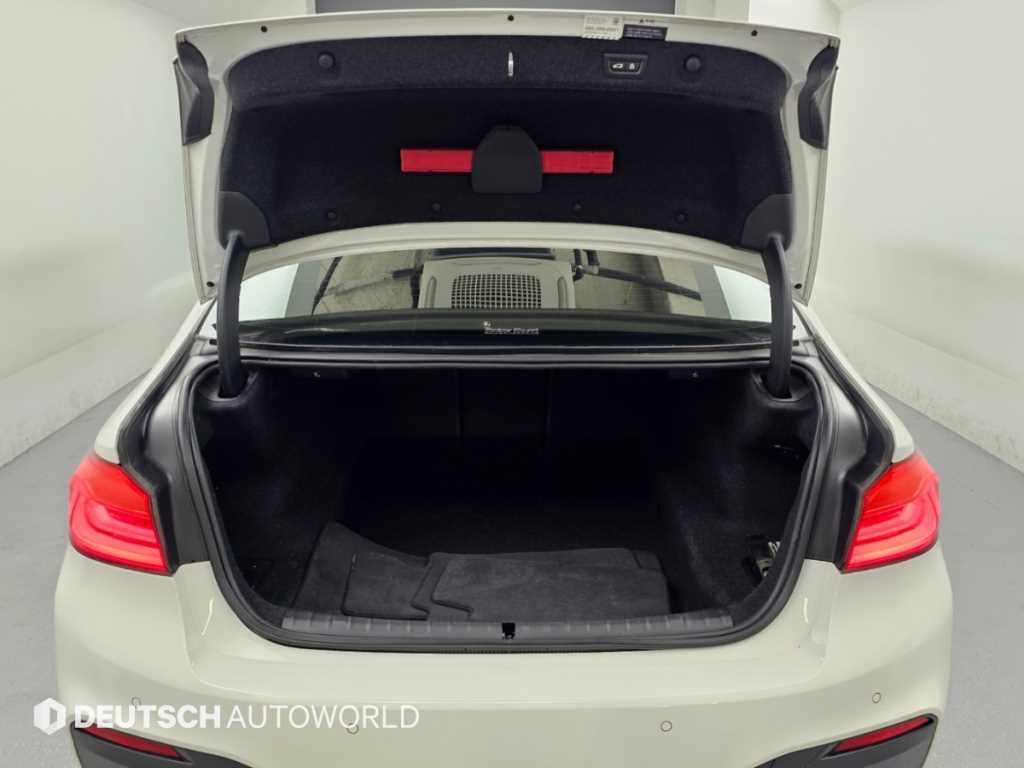 BMW 5-Series — photo 19