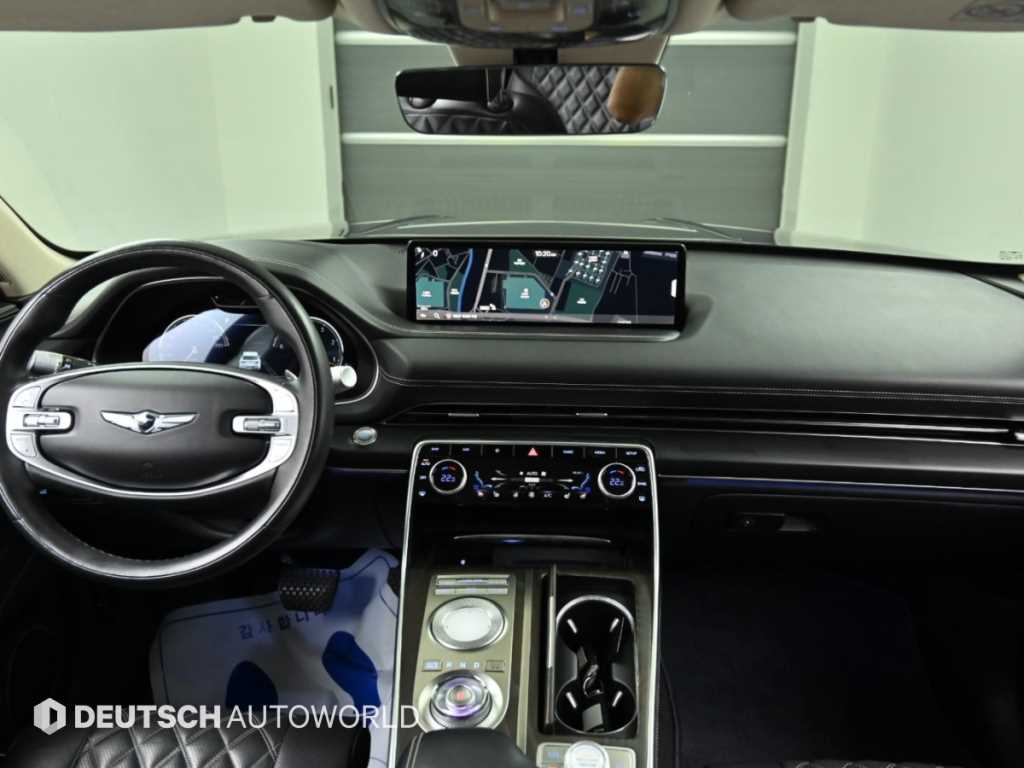 Genesis GV80 — photo 07