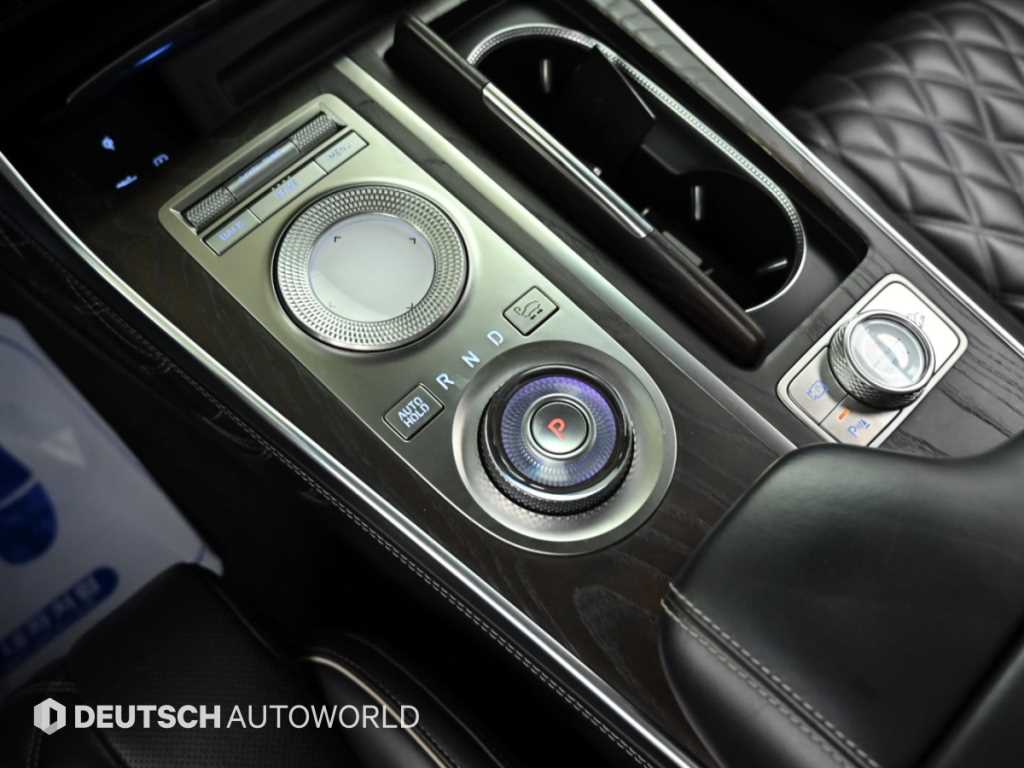 Genesis GV80 — photo 09