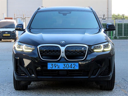 BMW iX3 — photo 01