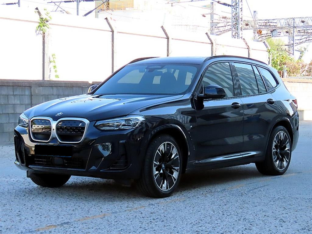 BMW iX3 — photo 02