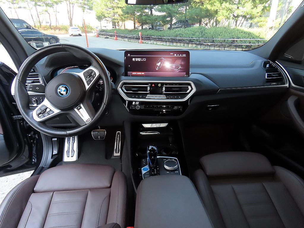BMW iX3 — photo 07