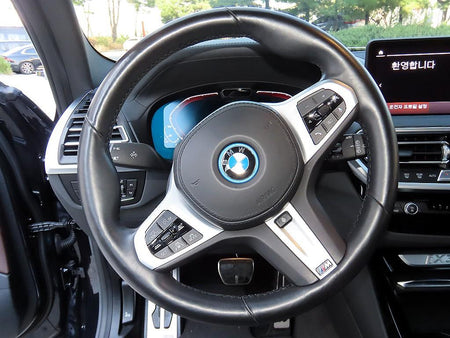 BMW iX3 — photo 08