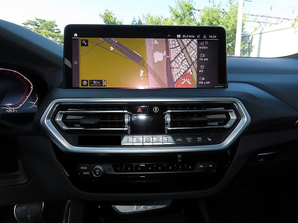 BMW iX3 — photo 14