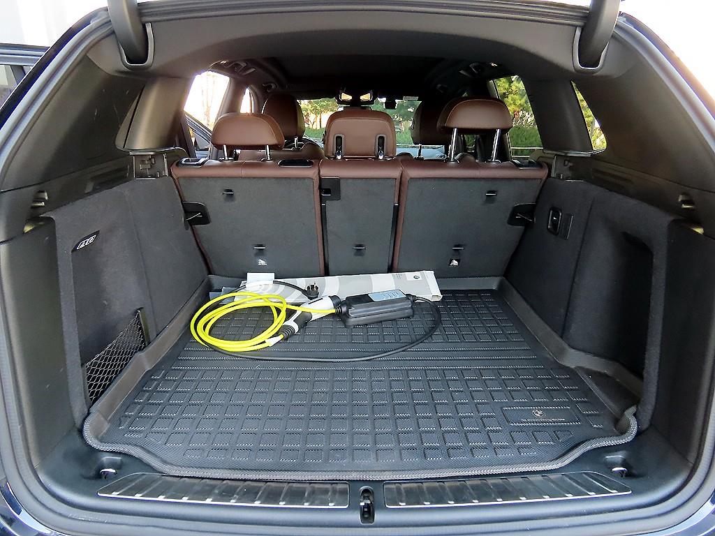 BMW iX3 — photo 17