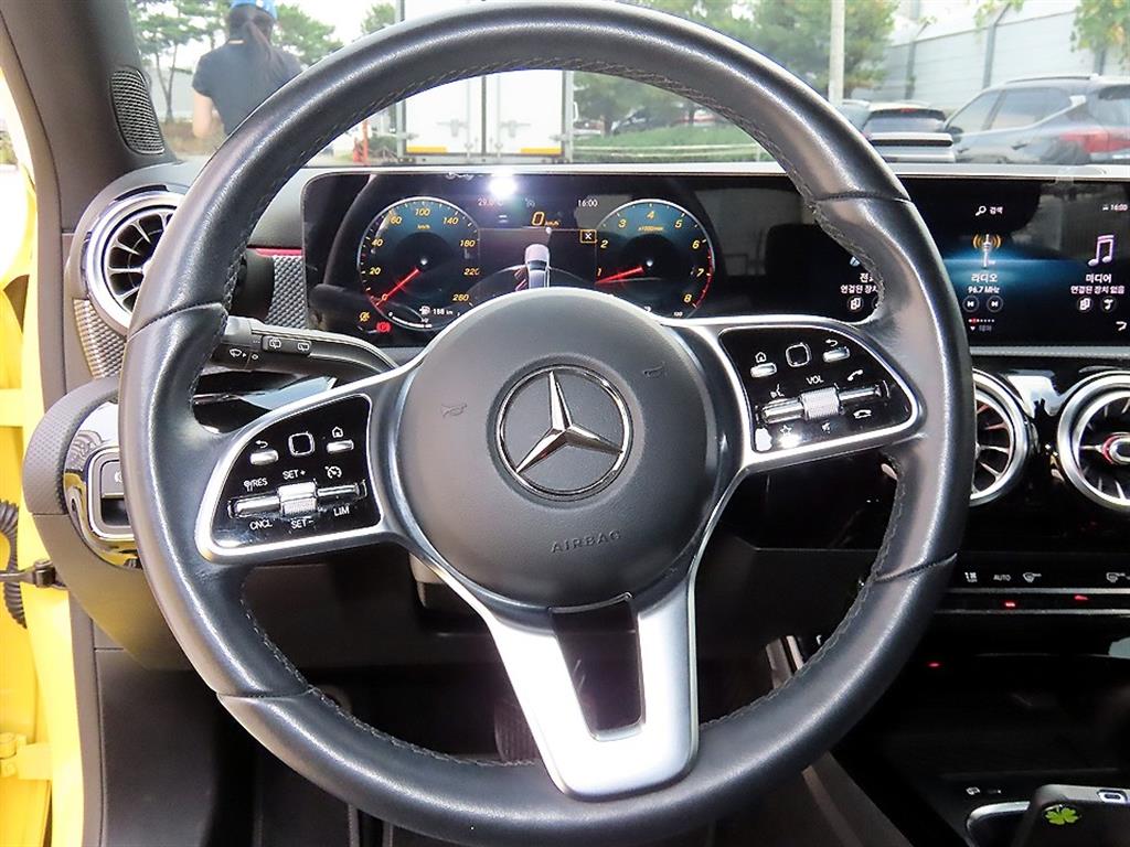 Mercedes-Benz A-Class — photo 08