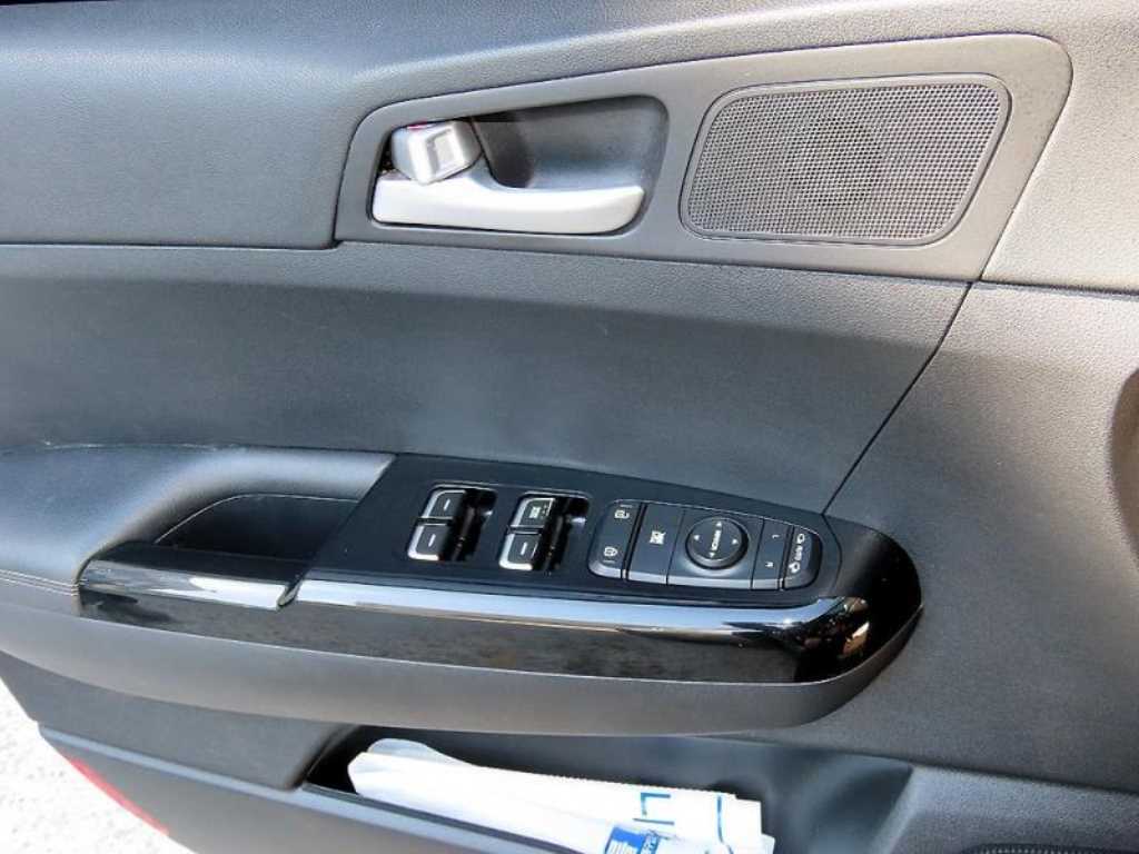 Kia Sportage — photo 12