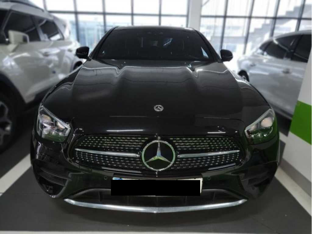 Mercedes-Benz E-Class — photo 01