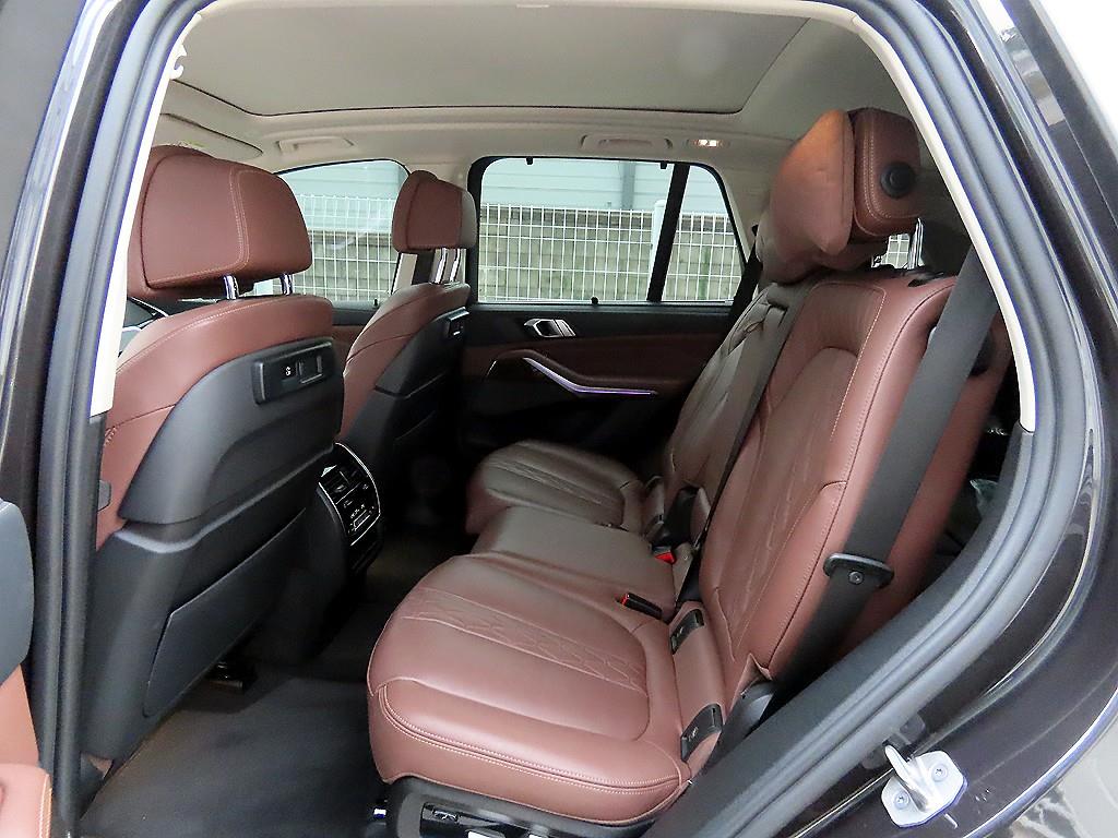 BMW X5 — photo 06