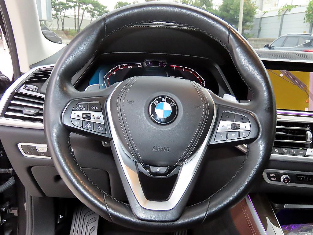 BMW X5 — photo 08