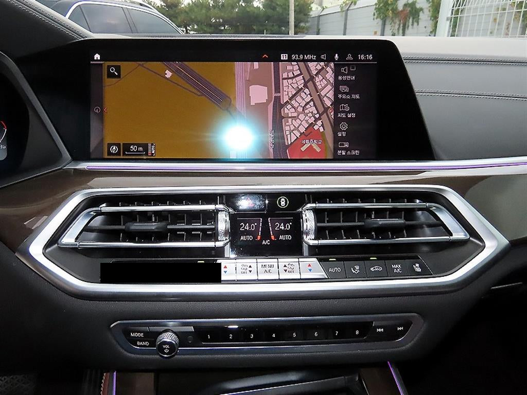 BMW X5 — photo 14