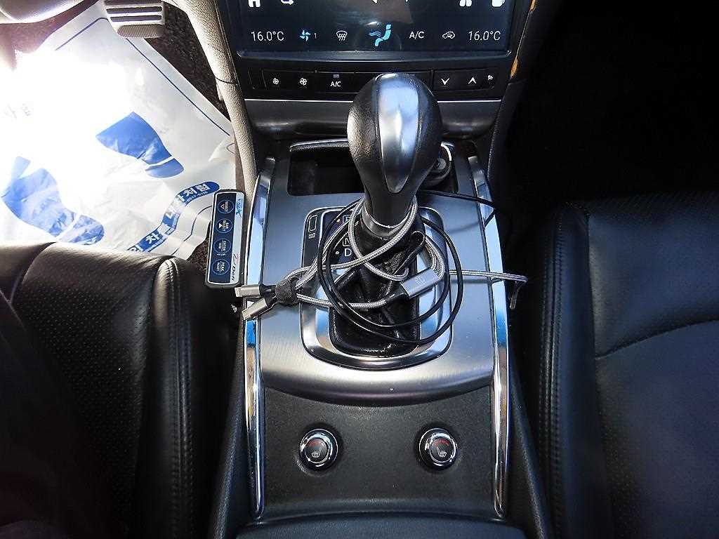 Infiniti G — photo 10