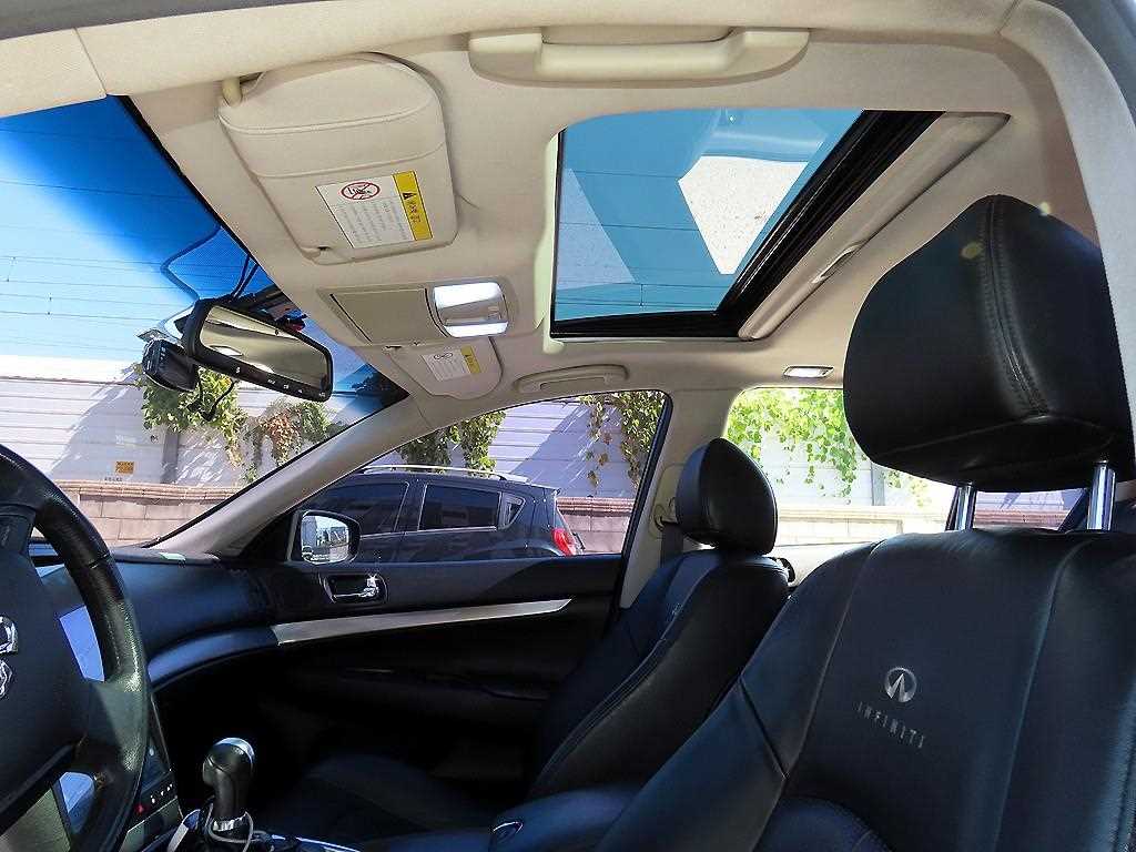 Infiniti G — photo 17