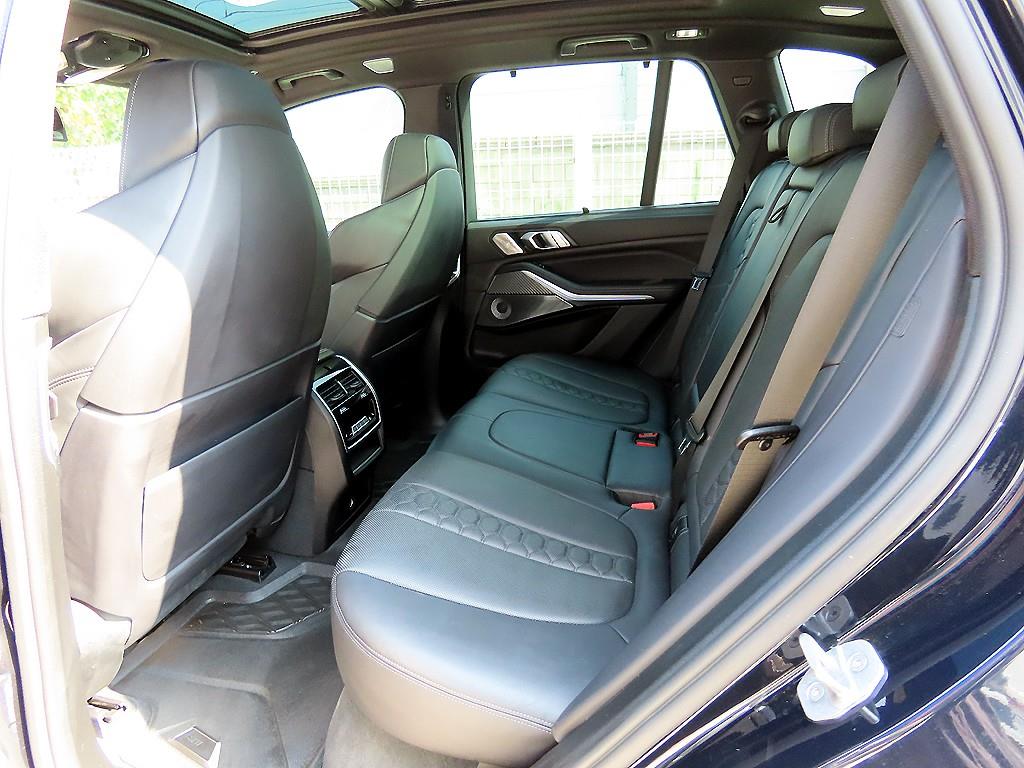 BMW X5M — photo 06