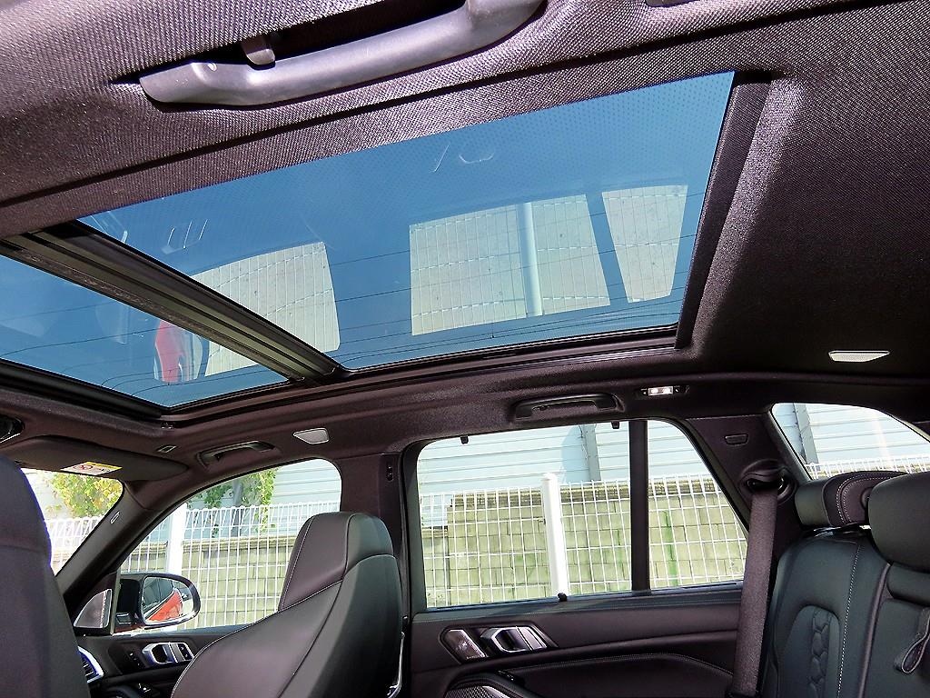 BMW X5M — photo 17