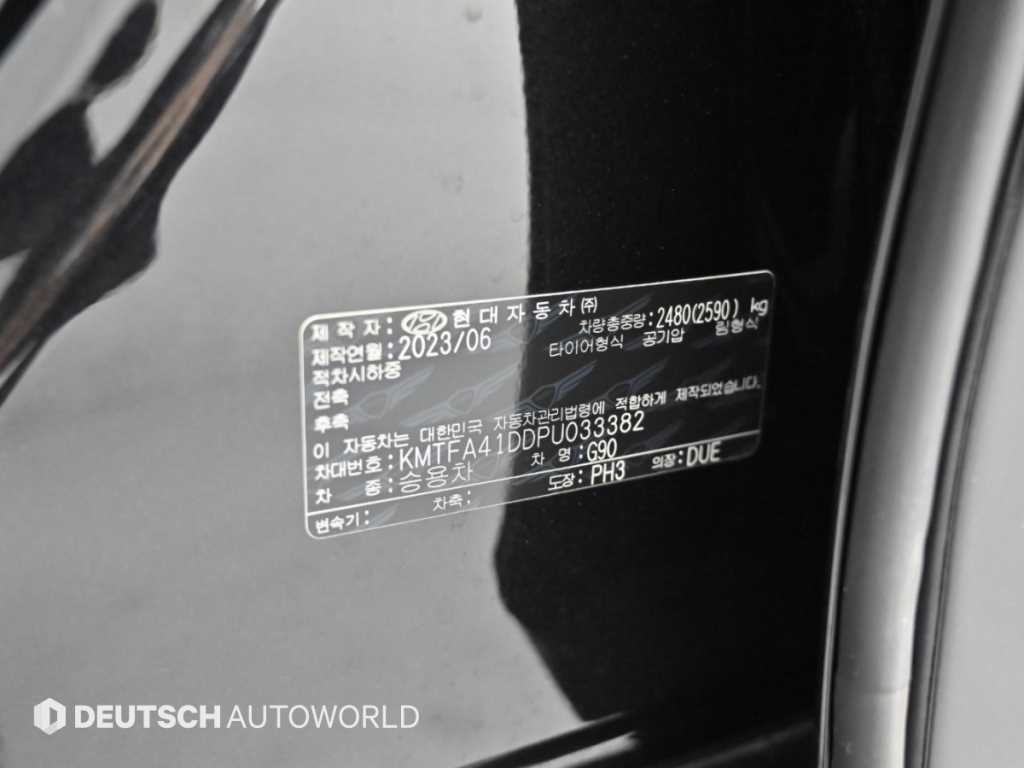 Genesis G90 — photo 20