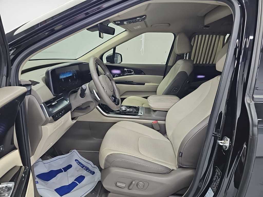 Kia Carnival — photo 11