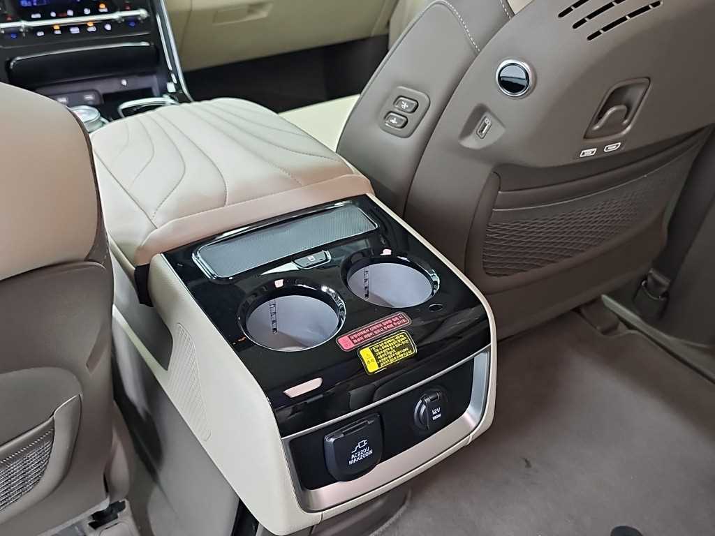 Kia Carnival — photo 13