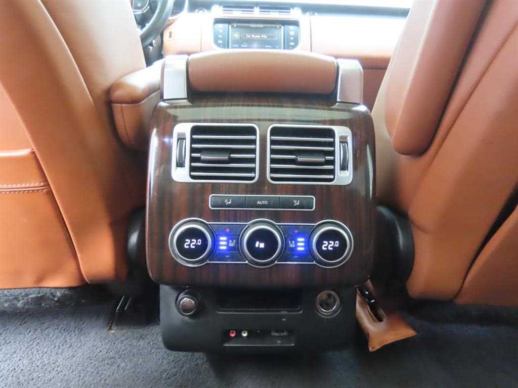 Land Rover Range Rover — photo 09