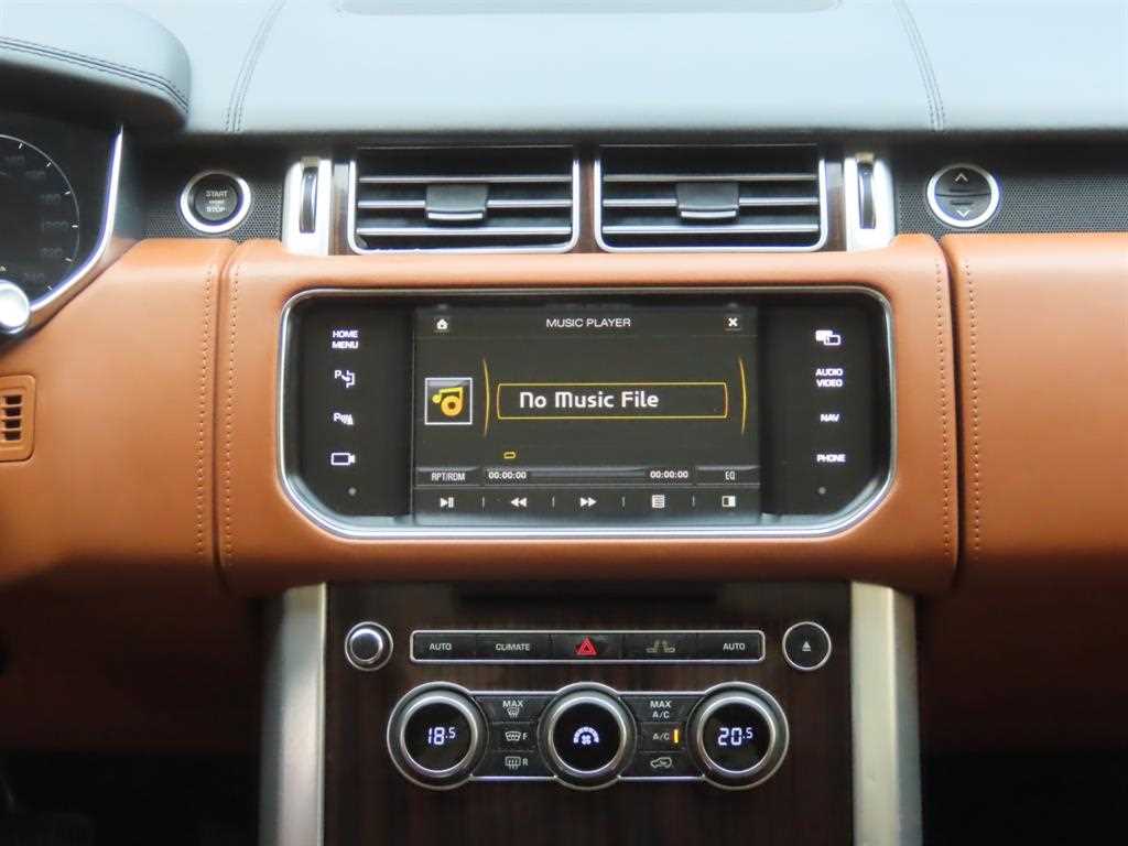 Land Rover Range Rover — photo 13