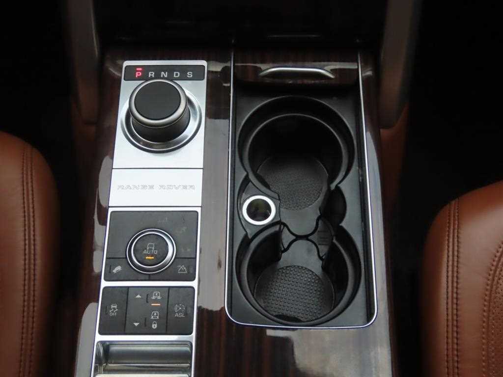 Land Rover Range Rover — photo 14