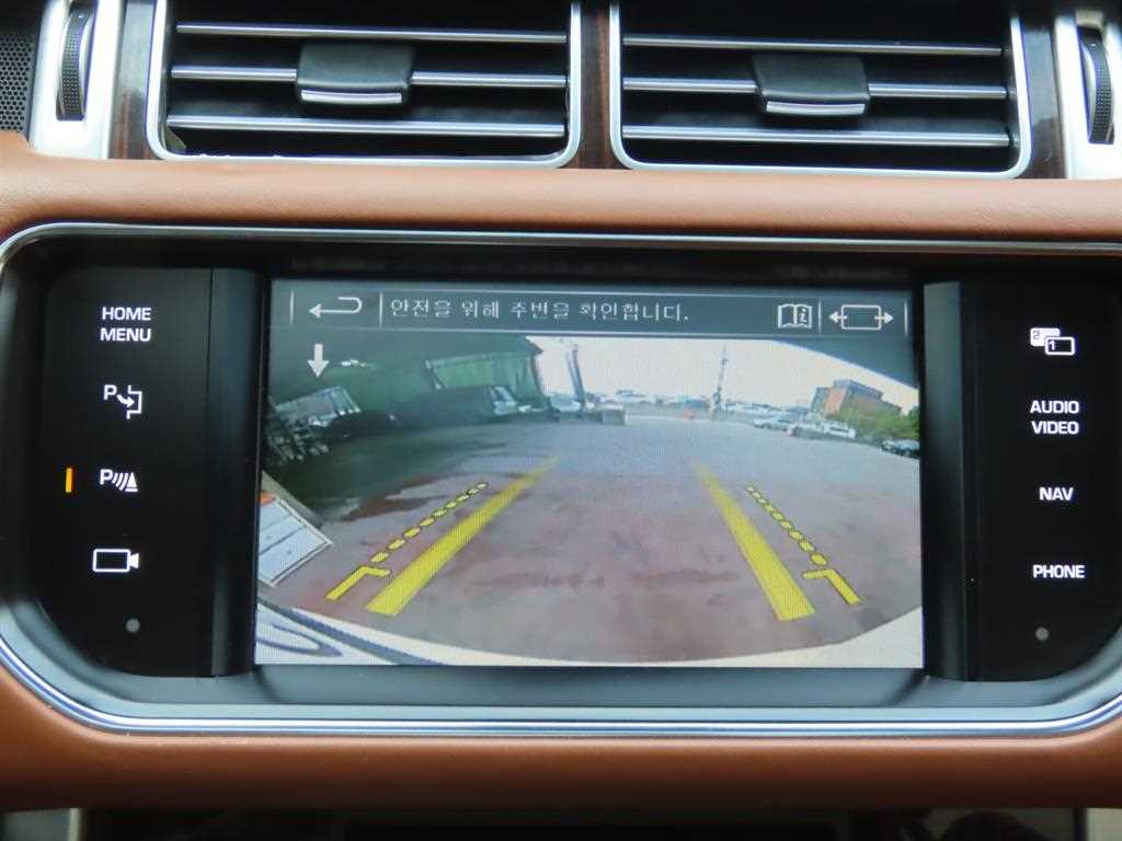 Land Rover Range Rover — photo 18