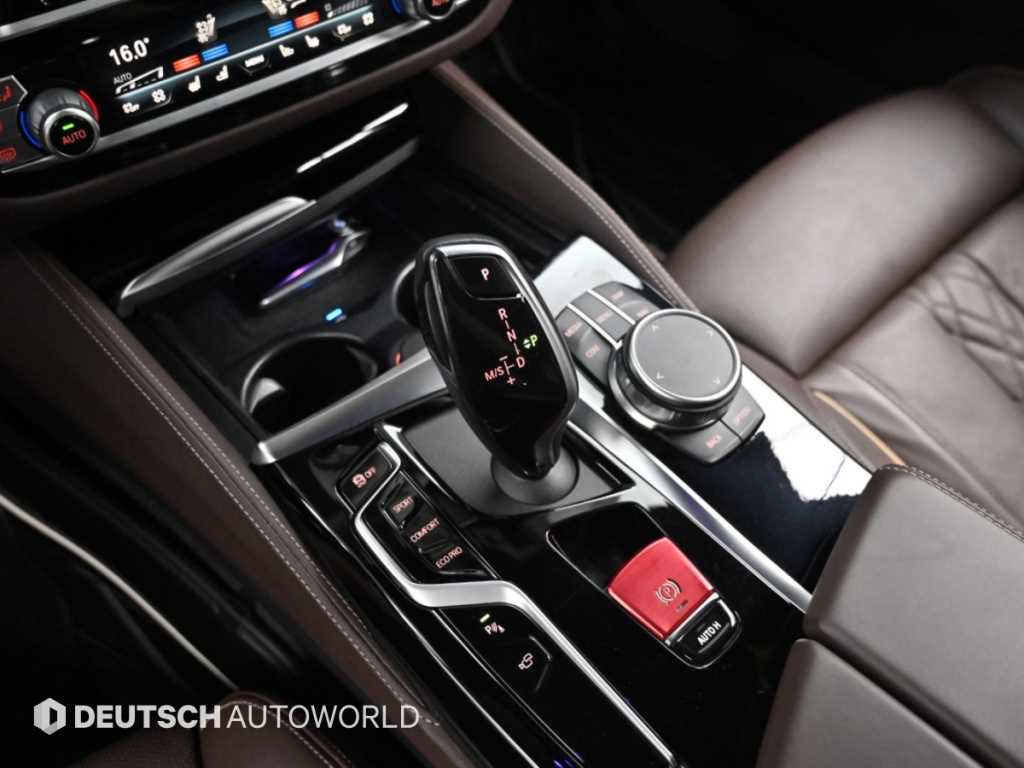 BMW 5-Series — photo 09