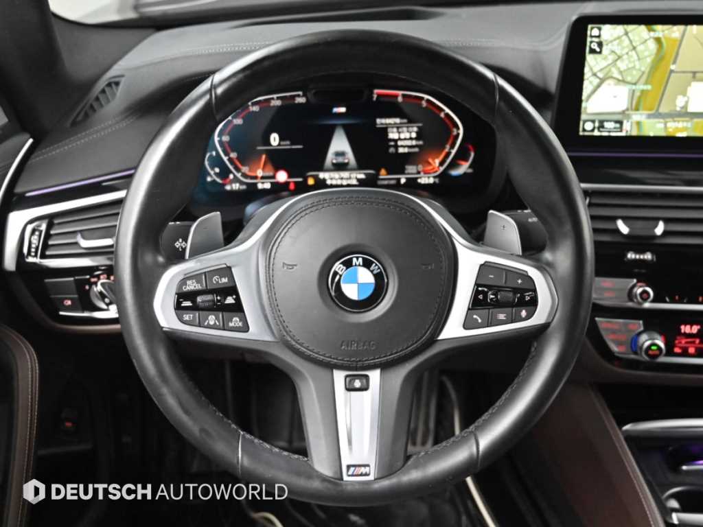 BMW 5-Series — photo 13