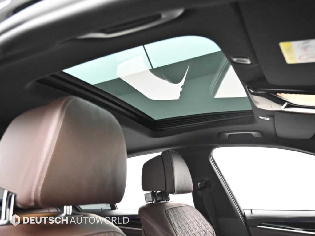 BMW 5-Series — photo 18