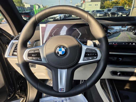 BMW X7 — photo 08
