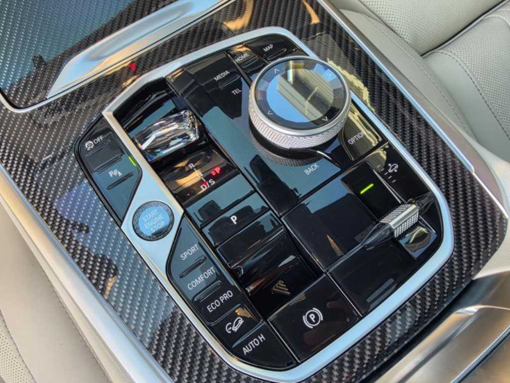 BMW X7 — photo 11